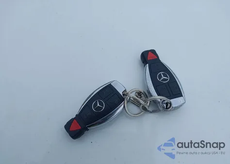 2015 Mercedes-Benz C 300 4Matic из США, поврежденный, VIN 55SWF4KB4FU008853